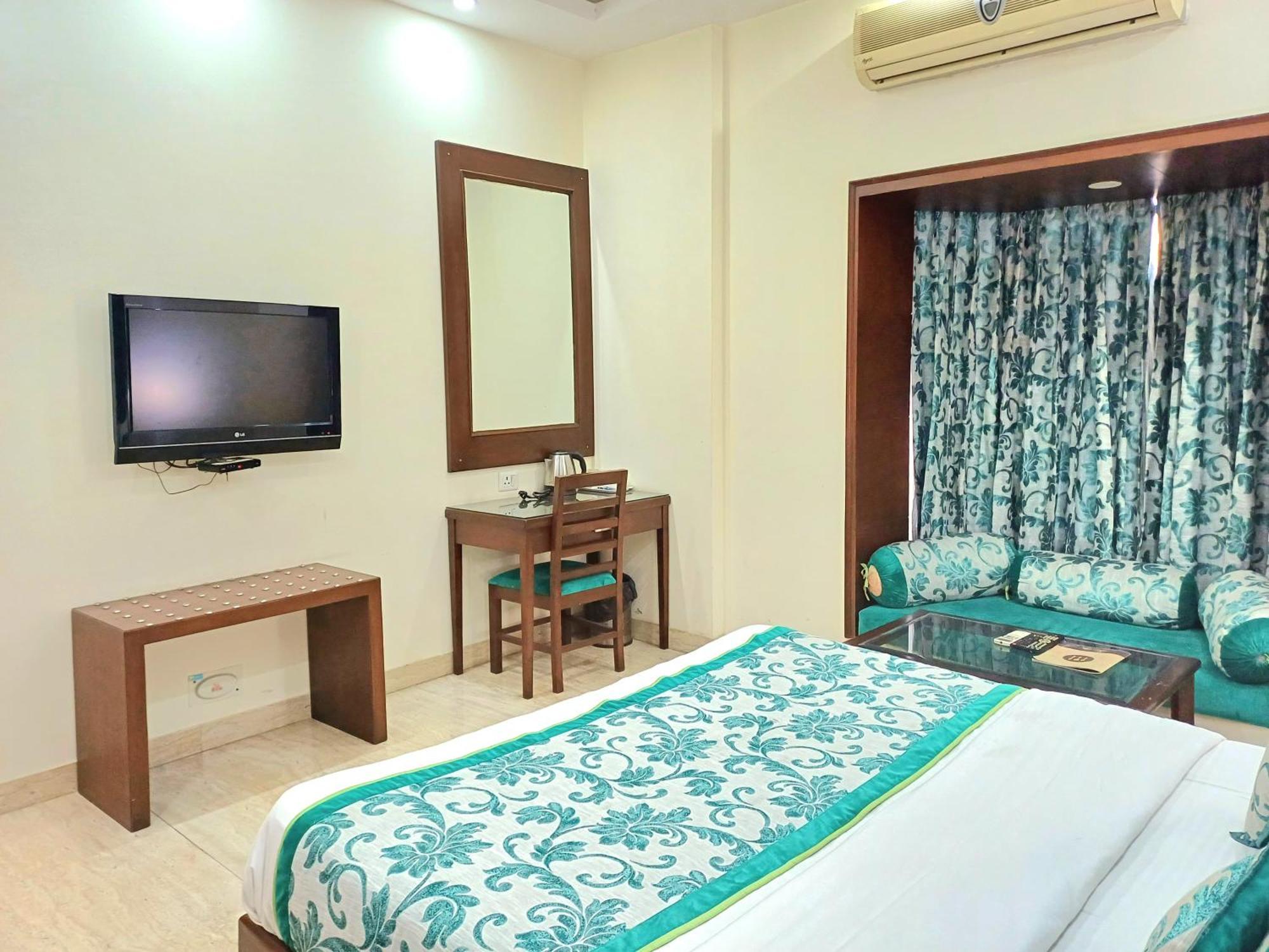 Siris 18 Hotel Gurgaon Exterior foto