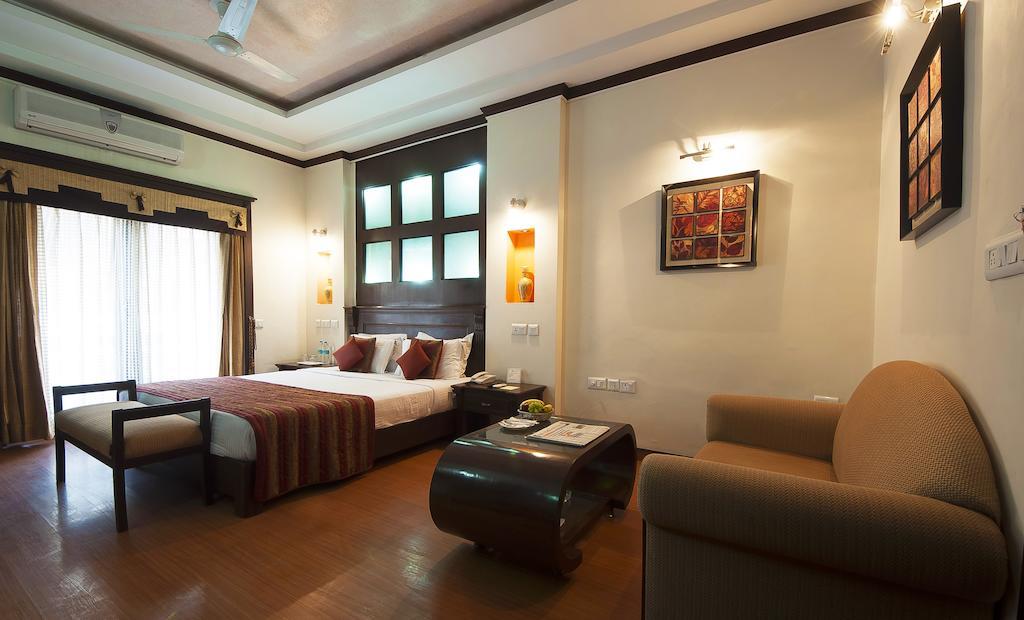 Siris 18 Hotel Gurgaon Exterior foto