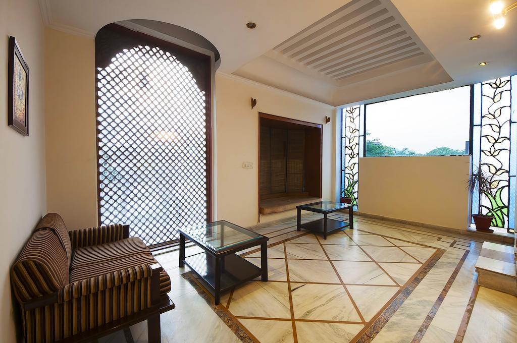 Siris 18 Hotel Gurgaon Exterior foto