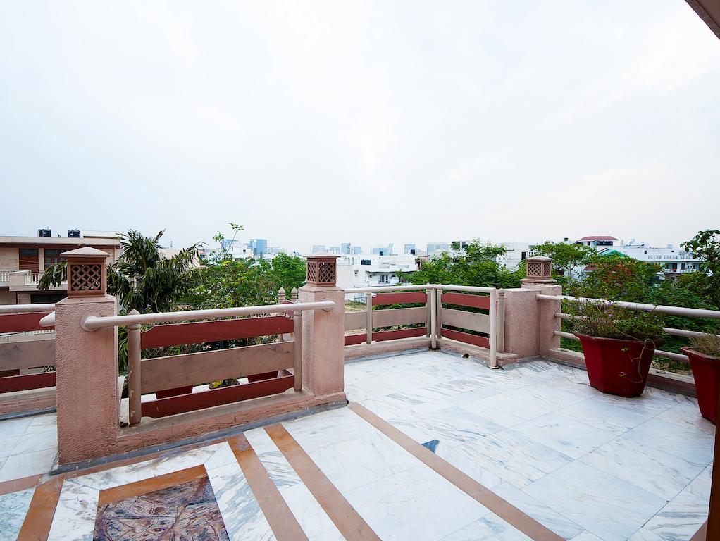Siris 18 Hotel Gurgaon Exterior foto