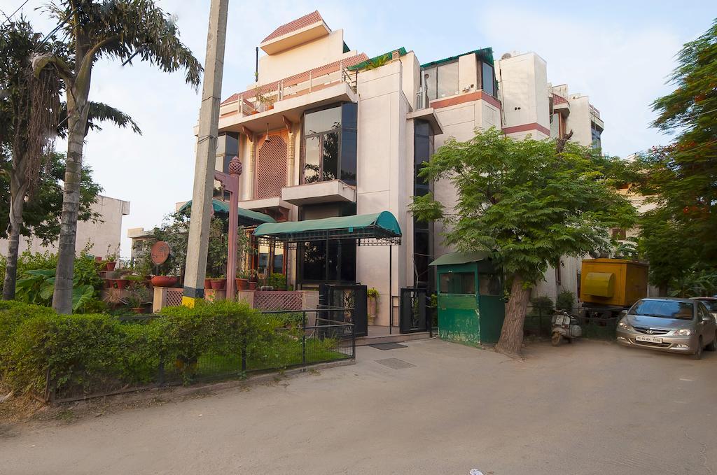 Siris 18 Hotel Gurgaon Exterior foto