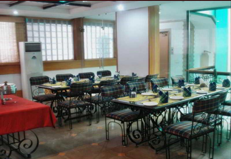 Siris 18 Hotel Gurgaon Exterior foto